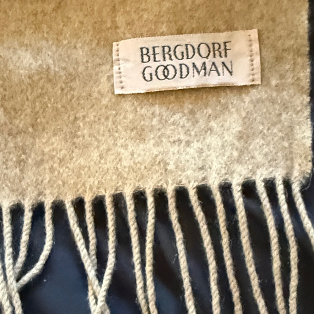 Bergdorf Goodman Camel Scarf Shawl Wrap. Exquisite! - Picture 2 of 3